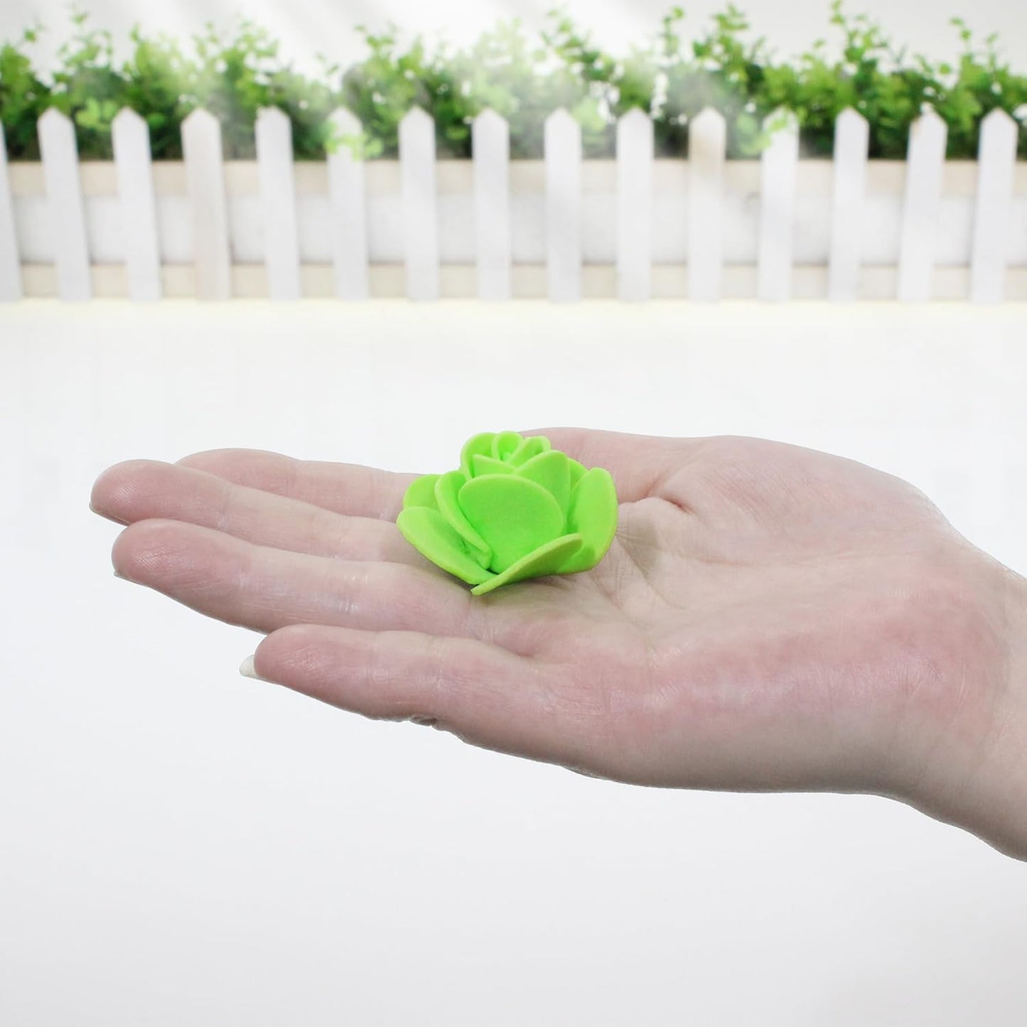 500 Pcs 1.4 Inch Mini Artificial Flowers Head Bulk 5 in 1 Set Faux Foam Fake Small Rose Tiny Baby Flores Bouquet Cake Gift Home Decoration DIY Craft (Coral Red, Green, White Mixed)