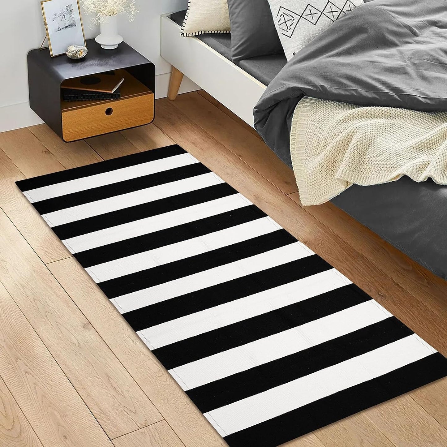 IOHOUZE Black White Striped Rug -2x4.3 Front Door Mats Outdoor,Washable Rug for Front Porch Decor,Spring Summer Welcome Mats Outdoor Indoor, Doormat for Farmhouse/Entryway/Home Entrance
