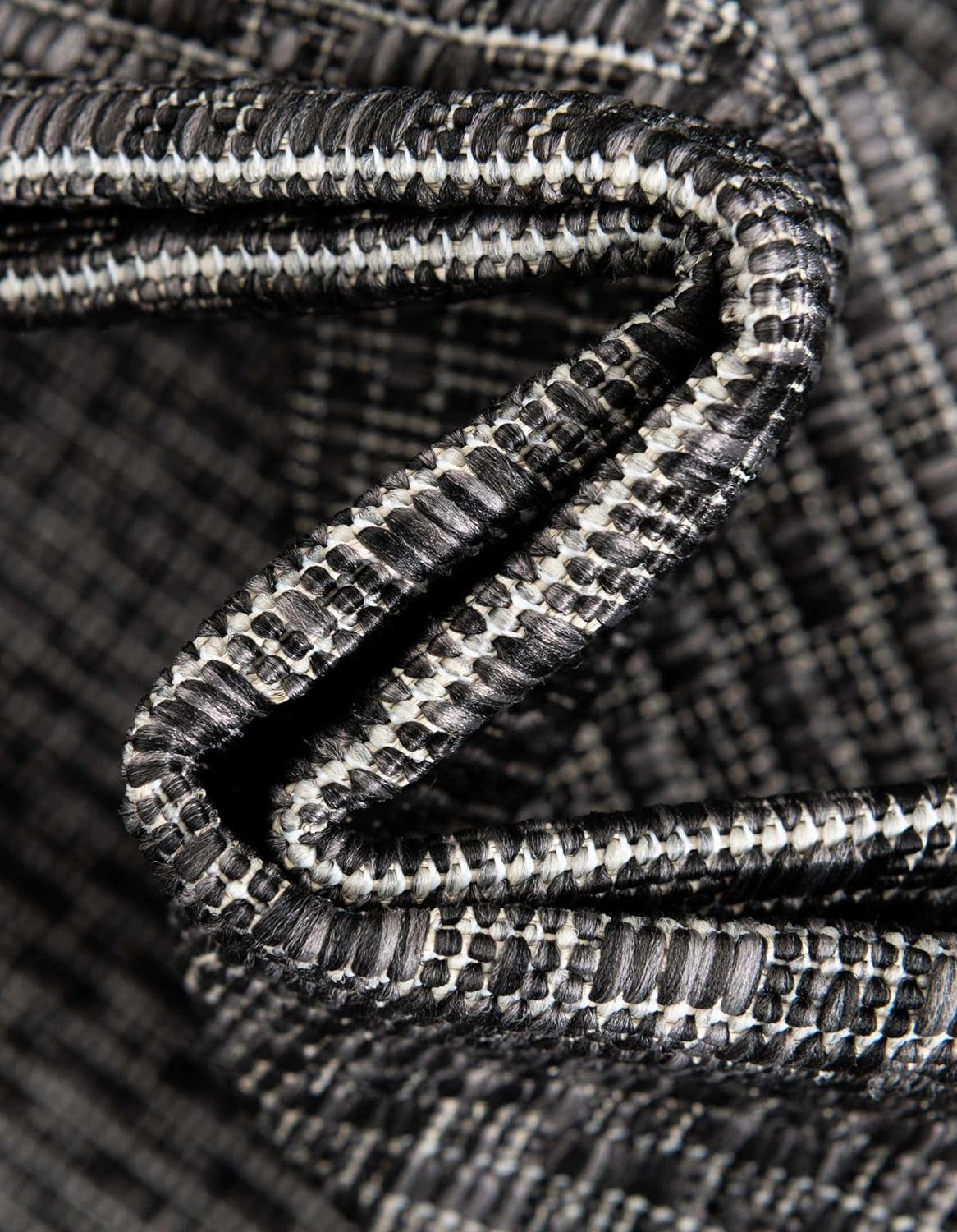 Unique Loom Outdoor Solid Collection Area Rug (3' 3" x 5' 3" Rectangle Black/Ivory)