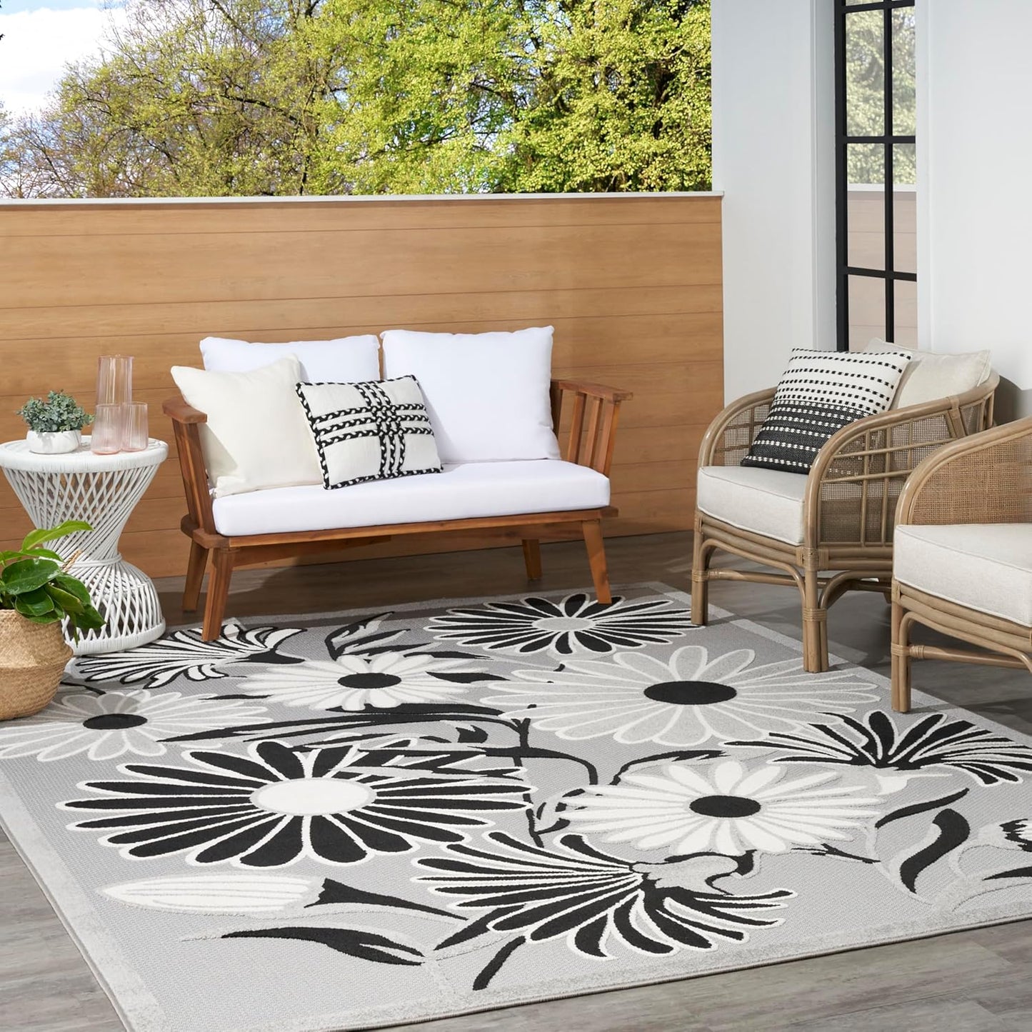 Nourison Home Aloha 7' x 10' Black White Fabric Contemporary Area Rug (7' x 10')