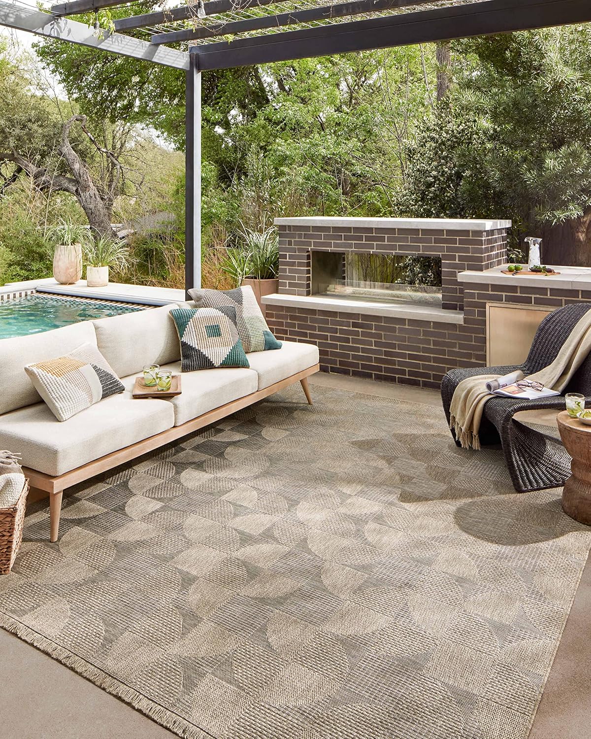 Loloi Dawn Collection Indoor/Outdoor DAW-08 Beige 5'-1" x 7'-7" Area Rug