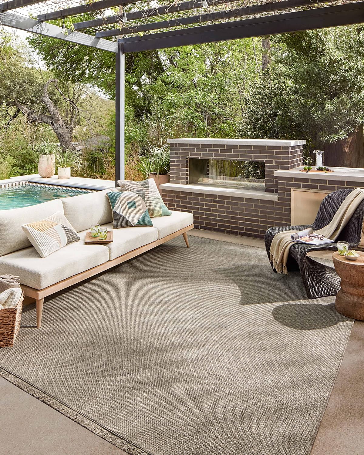 Loloi Dawn Collection Indoor/Outdoor DAW-04 Coffee 7'-8" x 7'-8" Round Area Rug