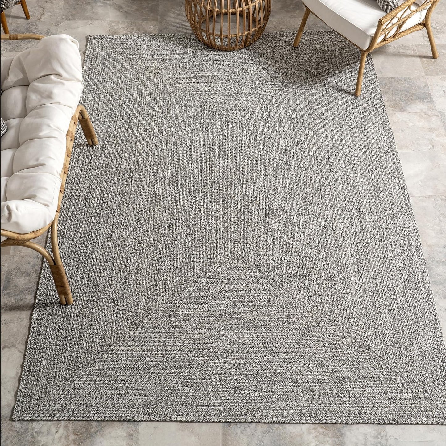 nuLOOM Oval 4' x 6' Solid Hand Braided Indoor/Outdoor Area Rug, Pet-Friendly, High Traffic, Weather Resistant, for Patio, Balcony, Bedroom, Living, Dining Room, Wynn Salt and Pepper