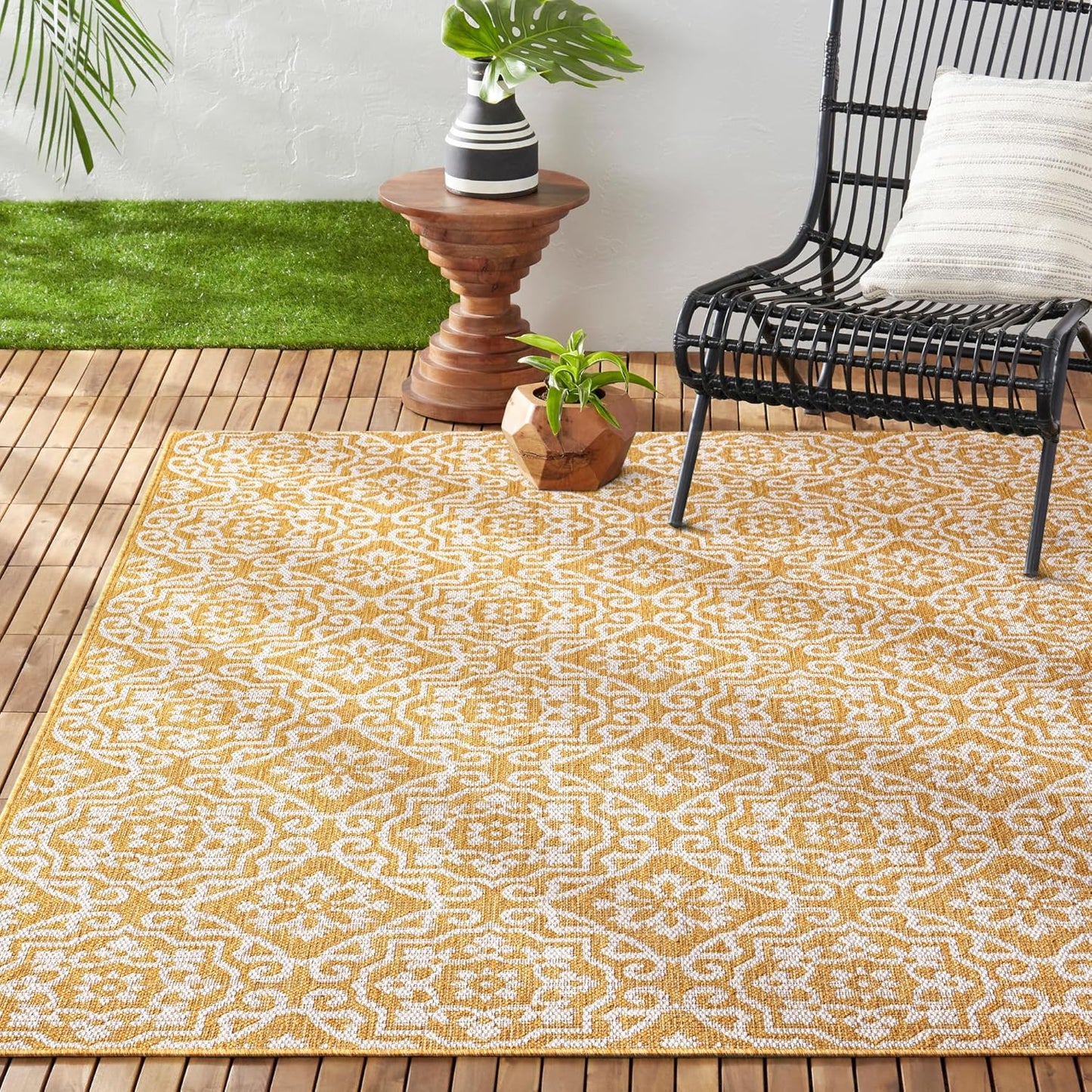 Nicole Miller New York Patio Country Julia Transitional Geometric Indoor/Outdoor Area Rug, Yellow/White, 7'9"x10'2"
